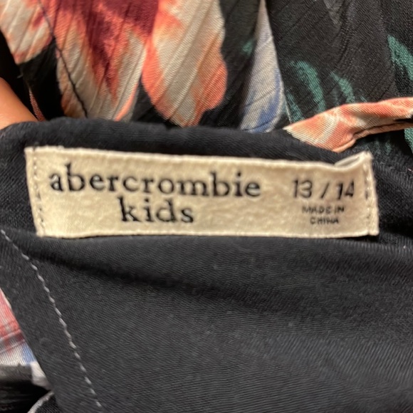 Abercrombie kids girls floral romper - Picture 3 of 7